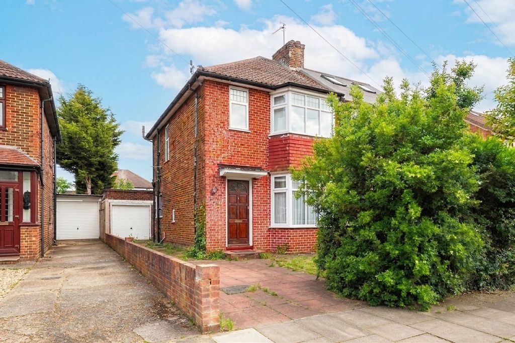 Property photo 1 of 11