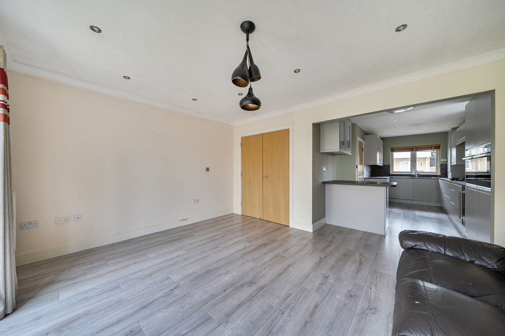 Property photo 3 of 24 1428807-19-69B96E...