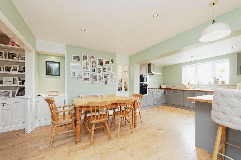Property photo 2 of 19 Img_4856_Rw