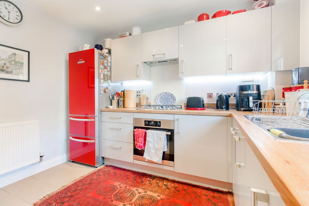 Property photo 3 of 28