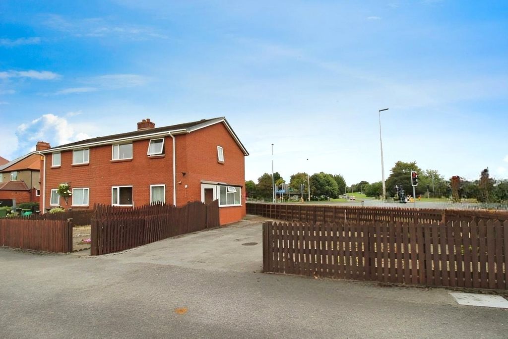 Property photo 2 of 12 External