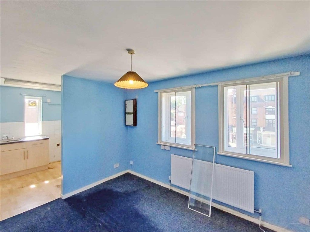 Property photo 3 of 5