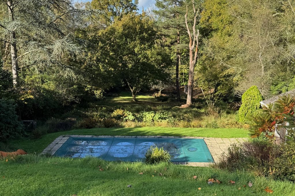 Property photo 2 of 31