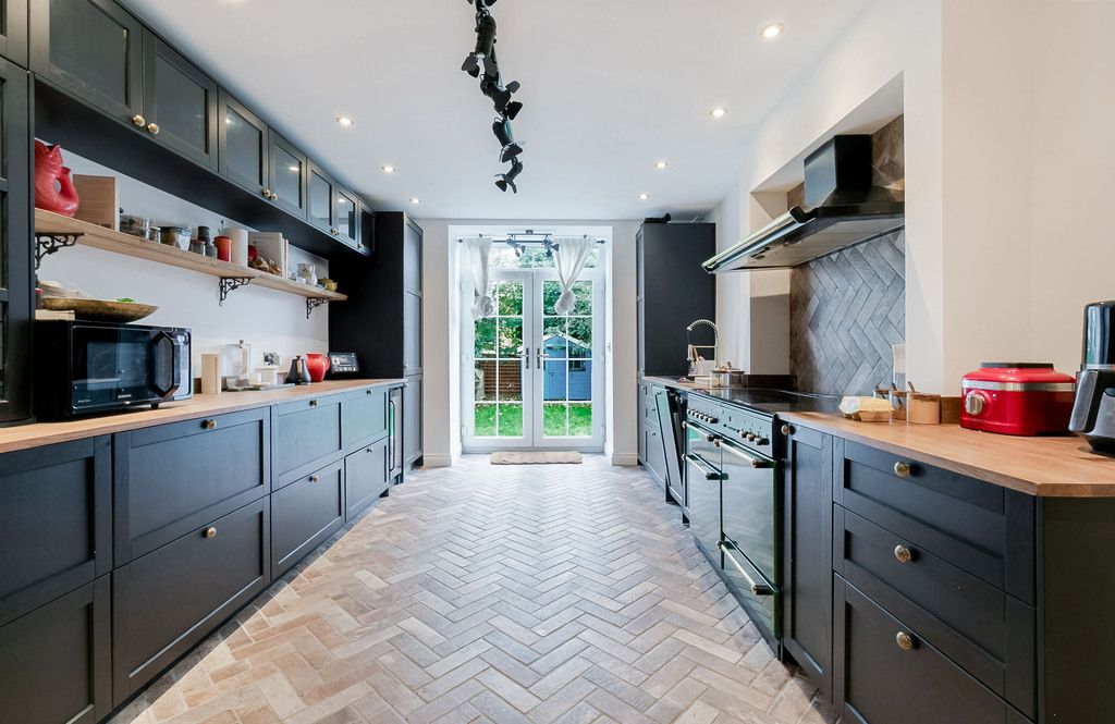 Property photo 2 of 16