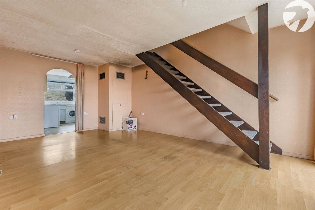 Property photo 3 of 18 Picture No. 10