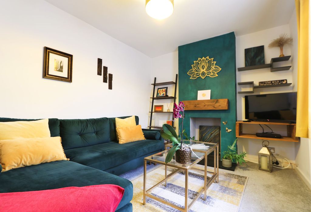 Property photo 2 of 22