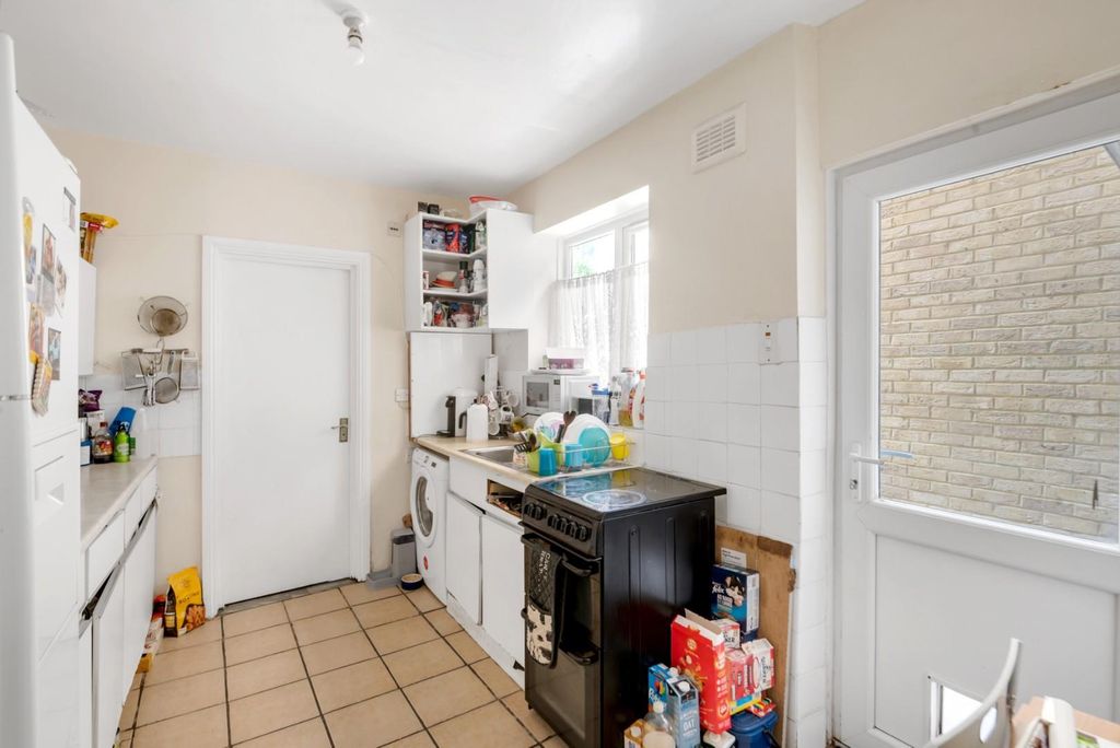 Property photo 3 of 15 Kitchen