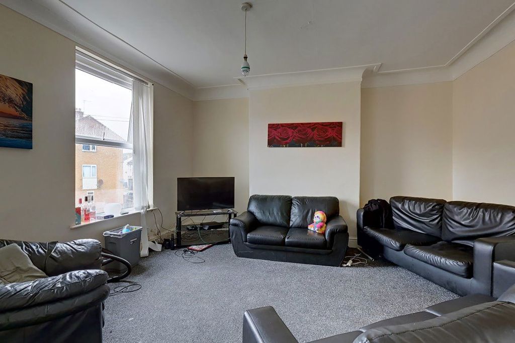 Property photo 2 of 36