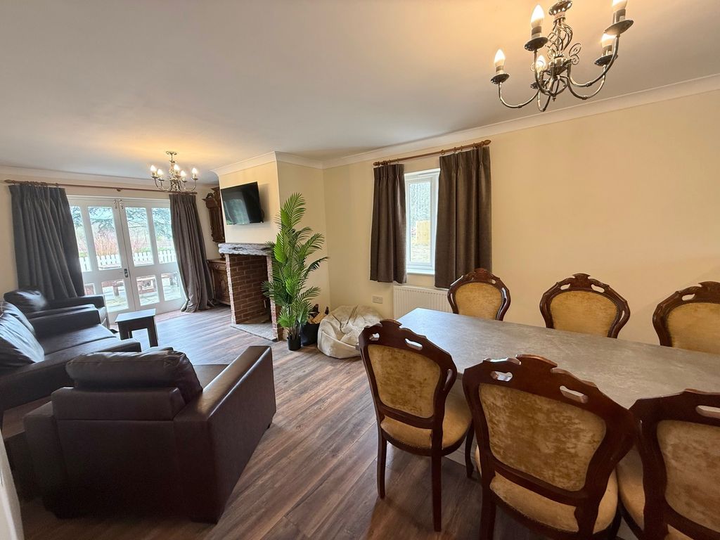 Property photo 3 of 15 Living Room