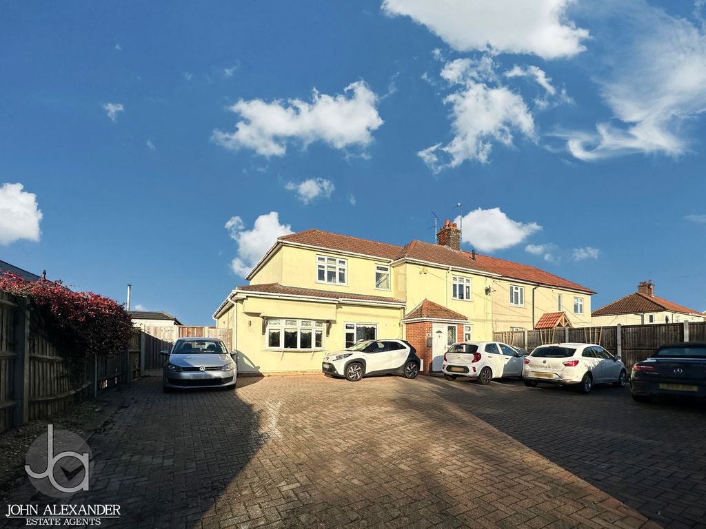 Property photo 1 of 35