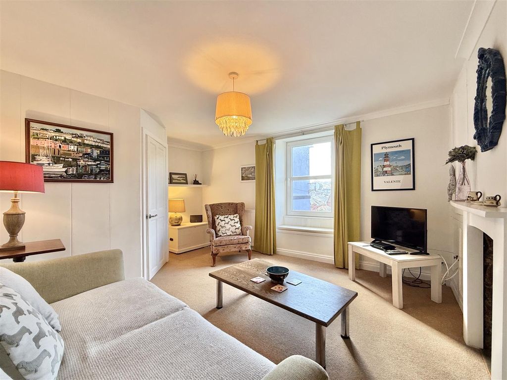 Property photo 2 of 19 Living  Room.Jpeg