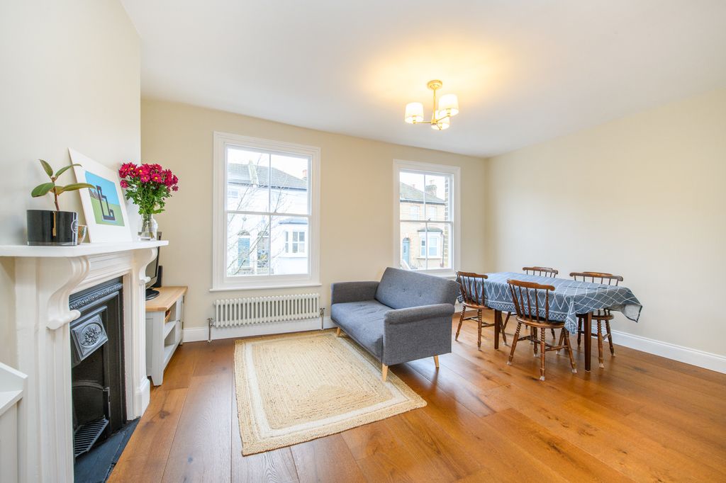 Property photo 2 of 8