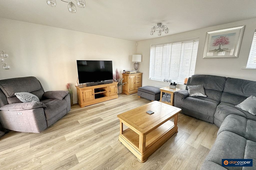 Property photo 3 of 22 4515964