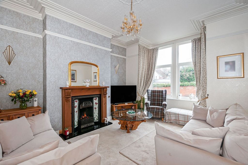 Property photo 2 of 26