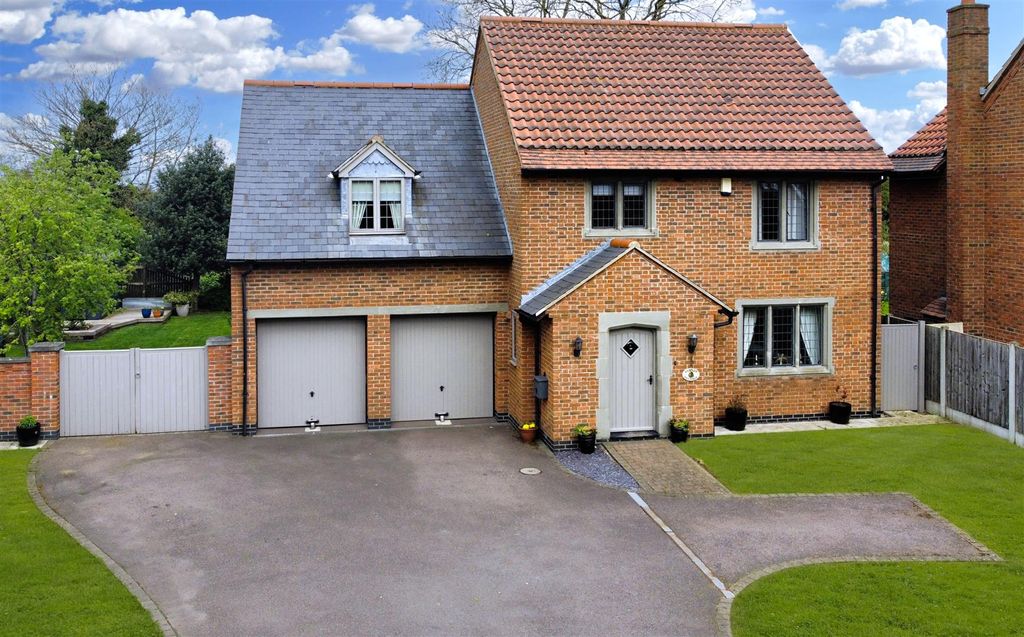 Property photo 1 of 28 Elevated Front Aspect 849