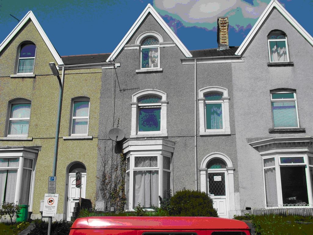 Property photo 1 of 43