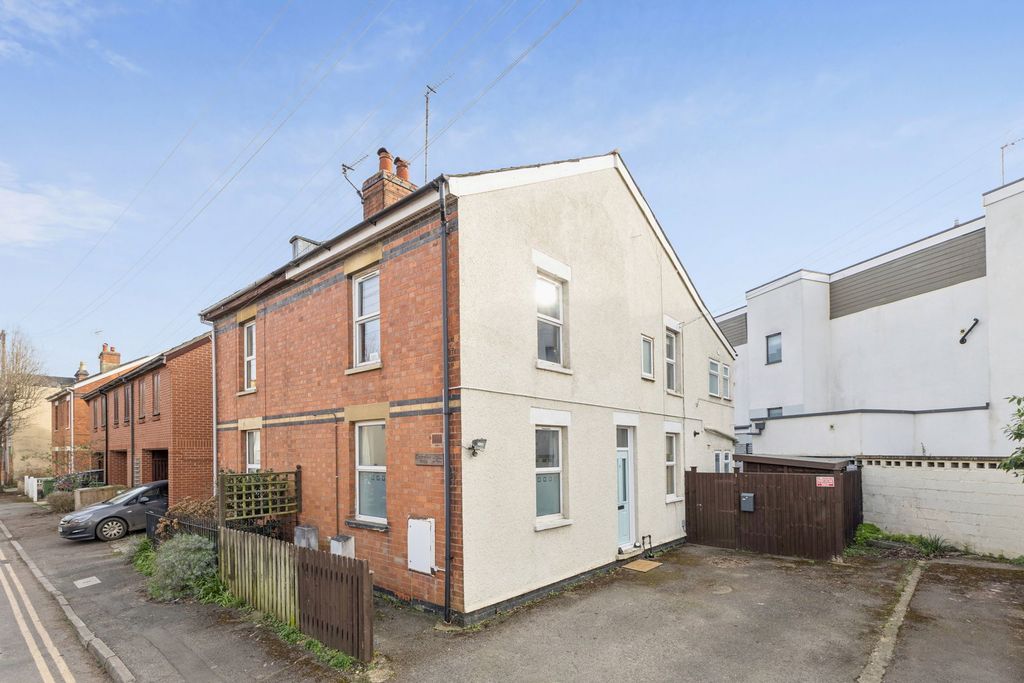 Property photo 1 of 9