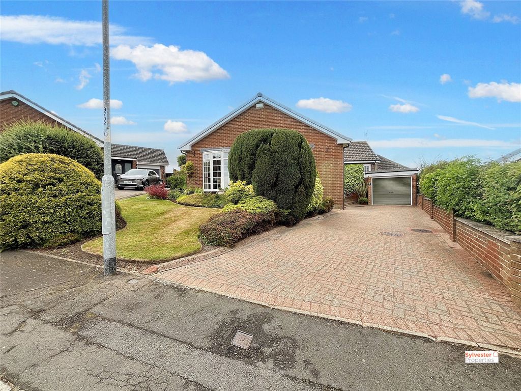 Property photo 2 of 38 Picture No. 23