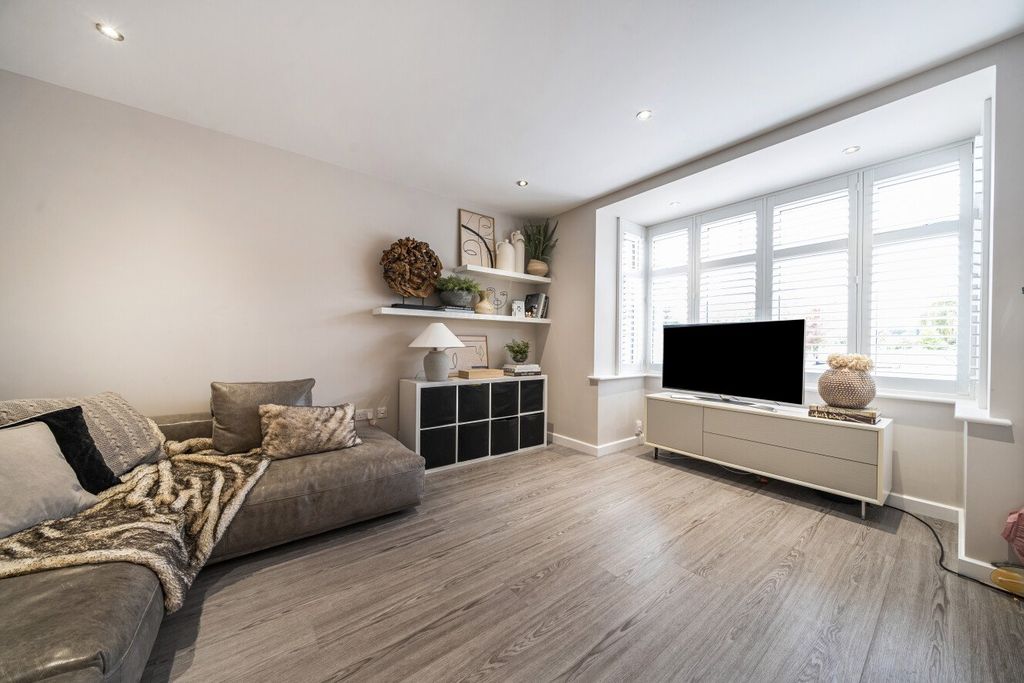 Property photo 3 of 20 Picture No. 17