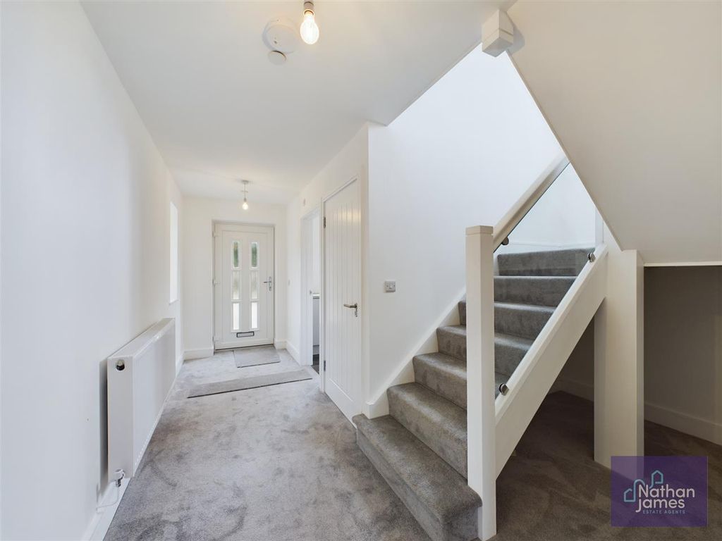 Property photo 2 of 17 Entrance Hallway