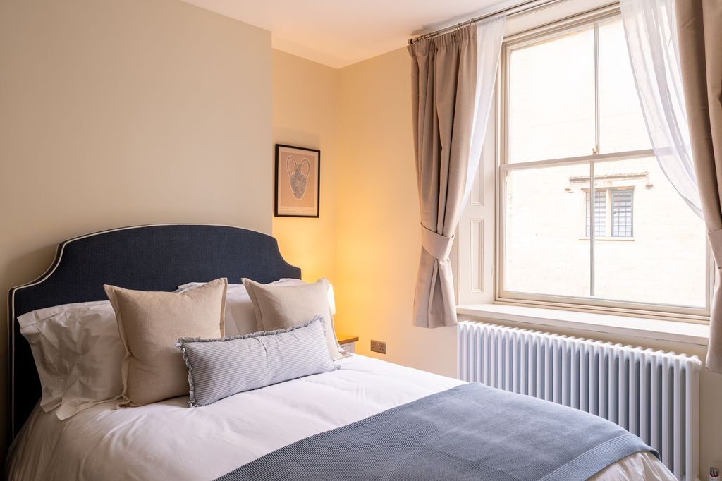 Property photo 3 of 13 Bedroom Area