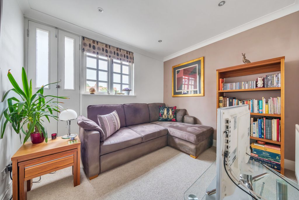 Property photo 2 of 11 Study/Guest Room