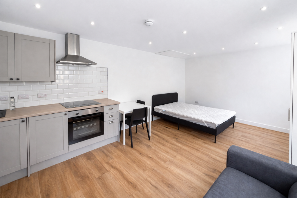 Property photo 3 of 4 Studio