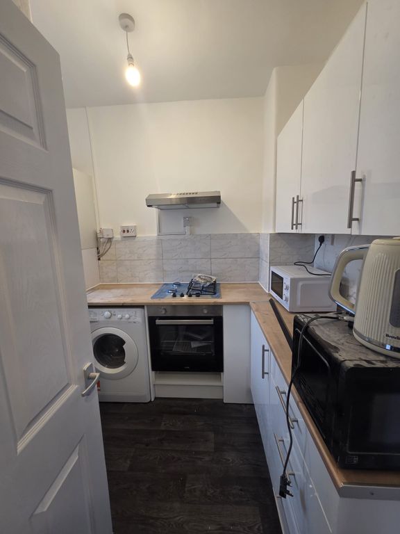 Property photo 2 of 6