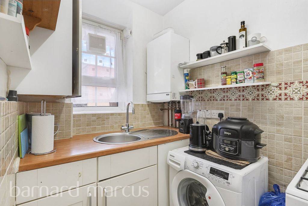 Property photo 3 of 4