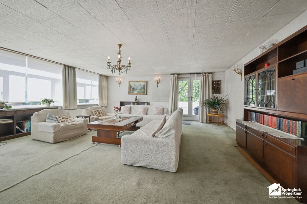 Property photo 3 of 17 Image 2