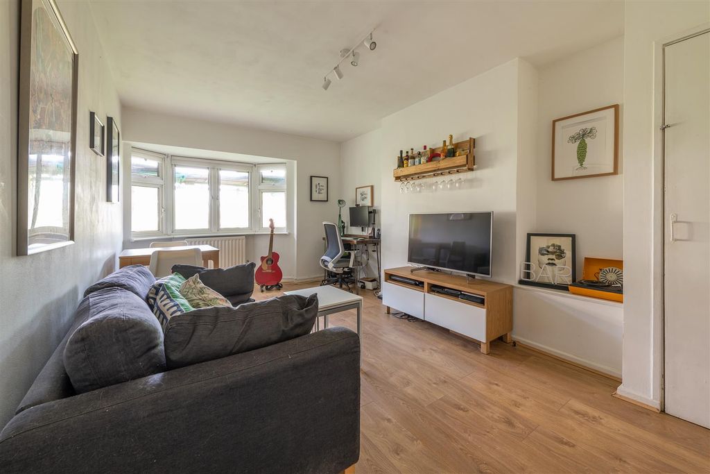 Property photo 2 of 15 Attlee Terrace, Prospect Hill E17