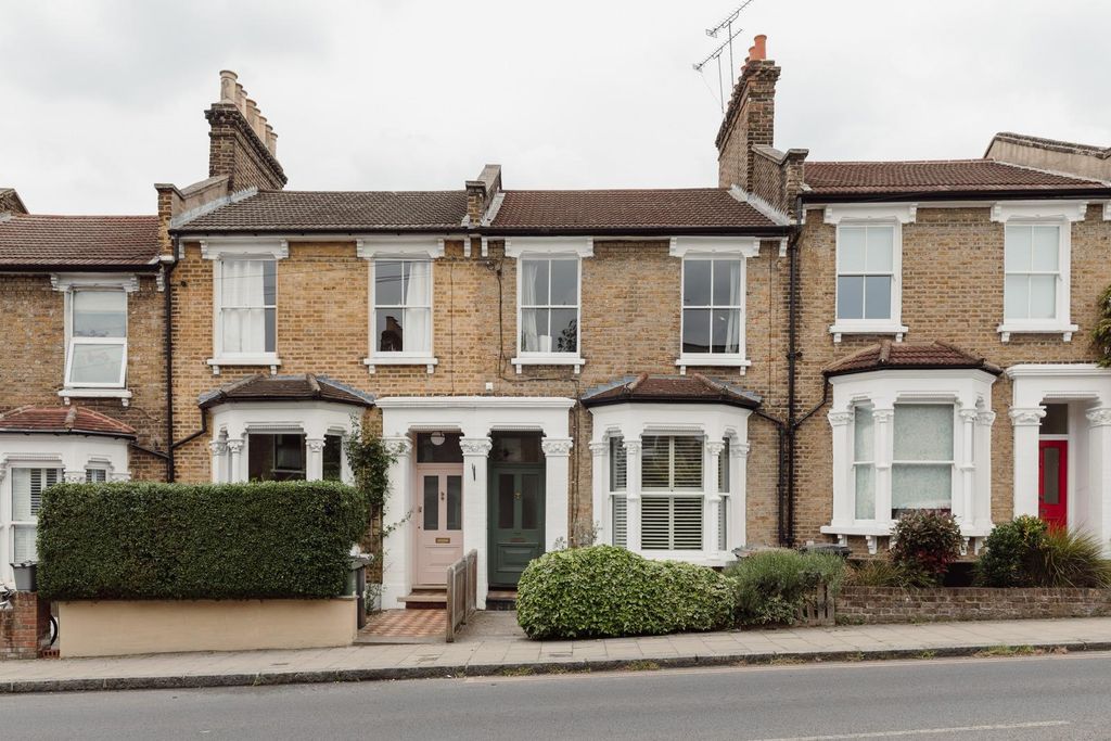 Property photo 2 of 30