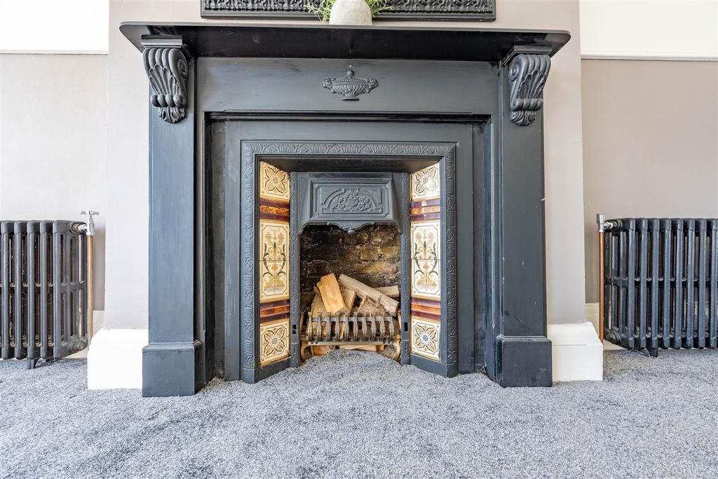 Property photo 3 of 20 Fireplace