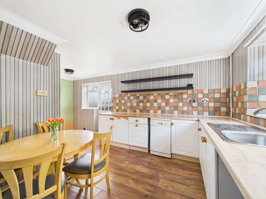 Property photo 3 of 16 Dining Kitchen