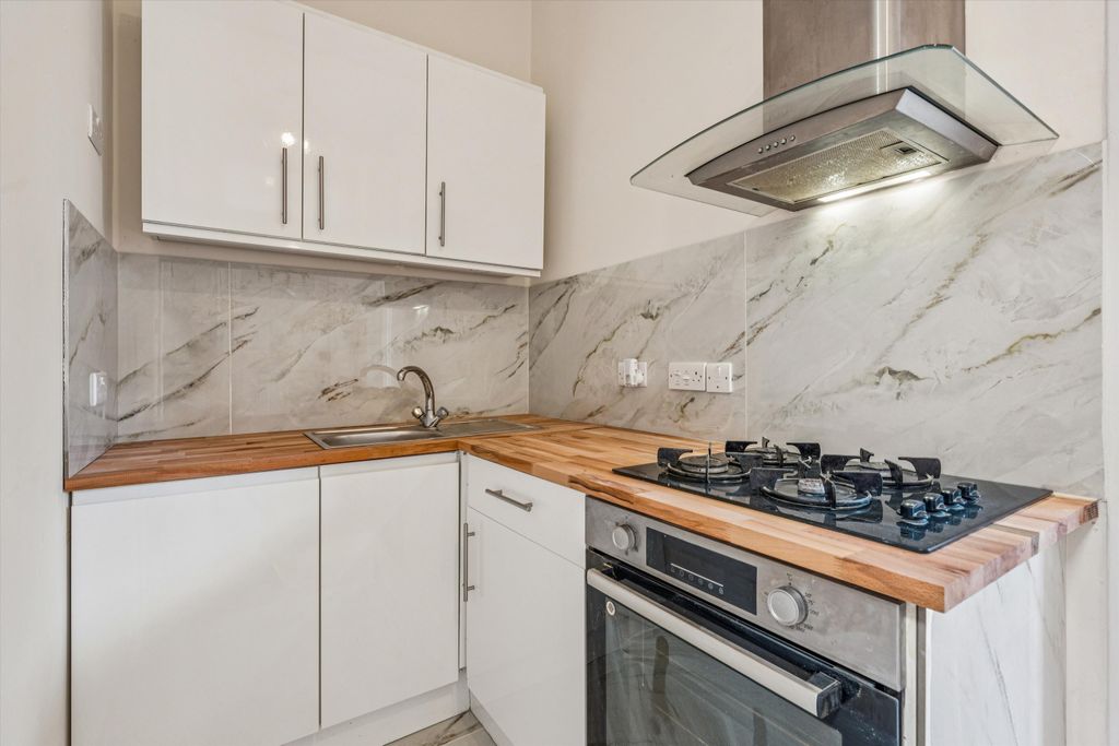 Property photo 3 of 14 Image