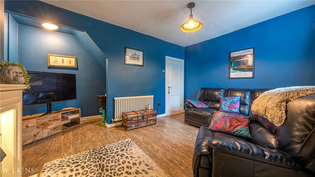 Property photo 2 of 33 Picture No. 23