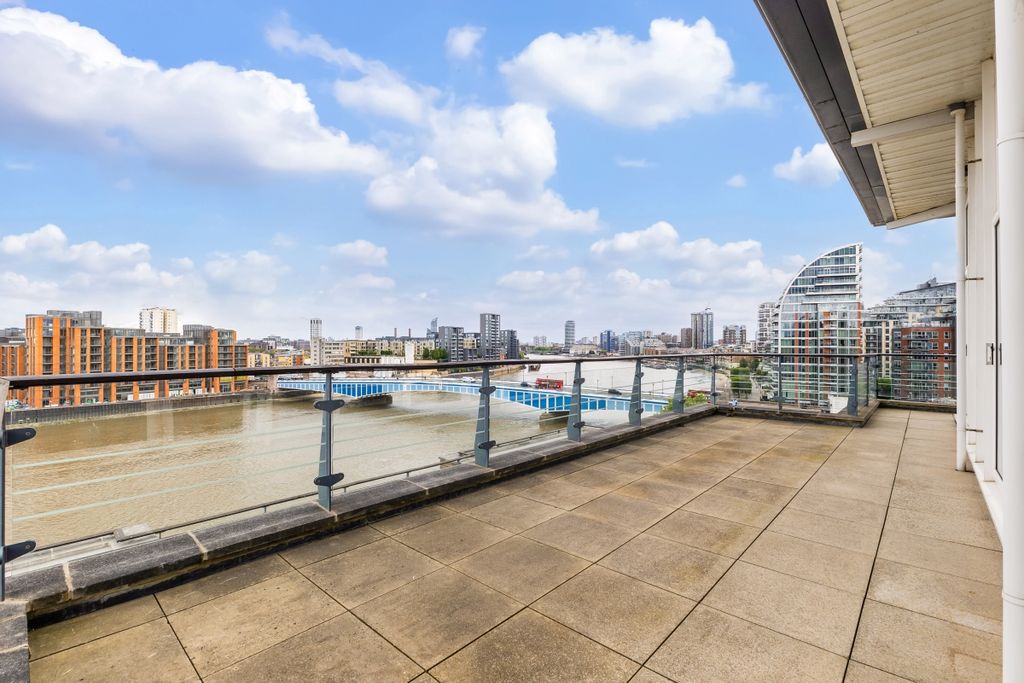 Property photo 3 of 24 108758_Flat 117 D...