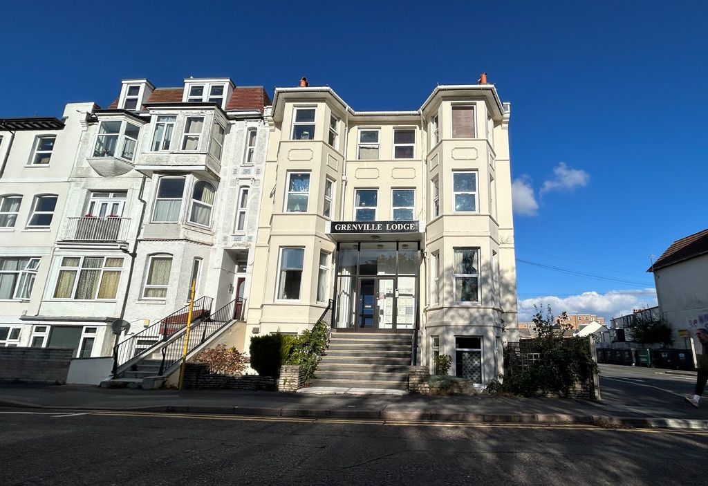 Property photo 1 of 12 Front