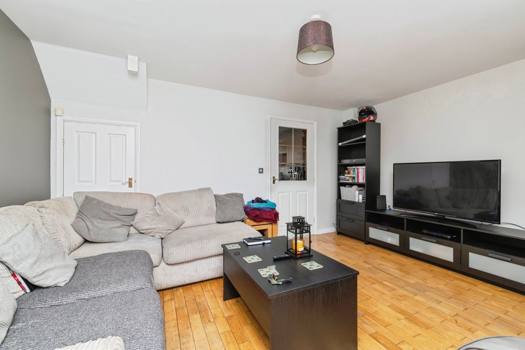 Property photo 2 of 14 Pbox-Img.Jpg