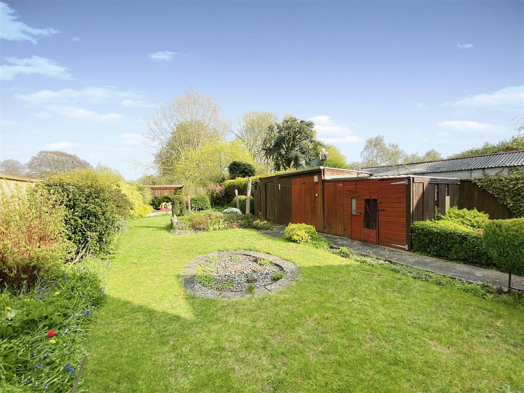 Property photo 3 of 17 Large Rear Garden