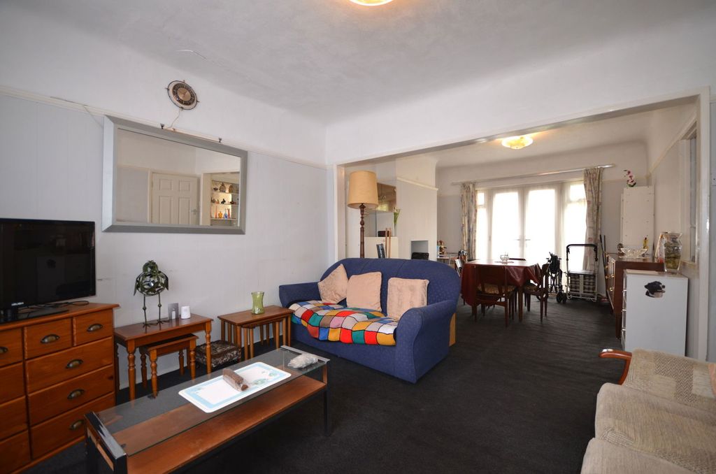 Property photo 2 of 11