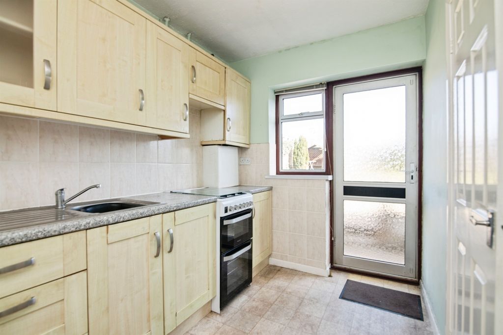 Property photo 3 of 16