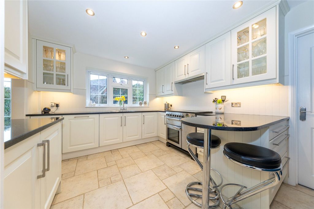 Property photo 3 of 18 Kitchen