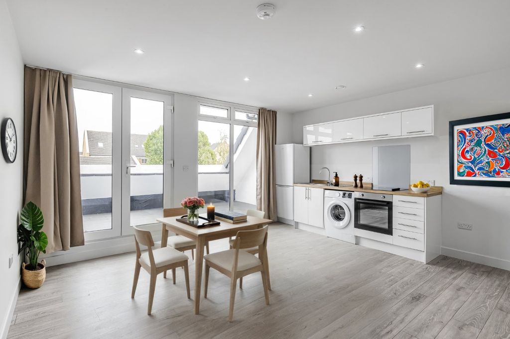 Property photo 3 of 7 Picture No. 04