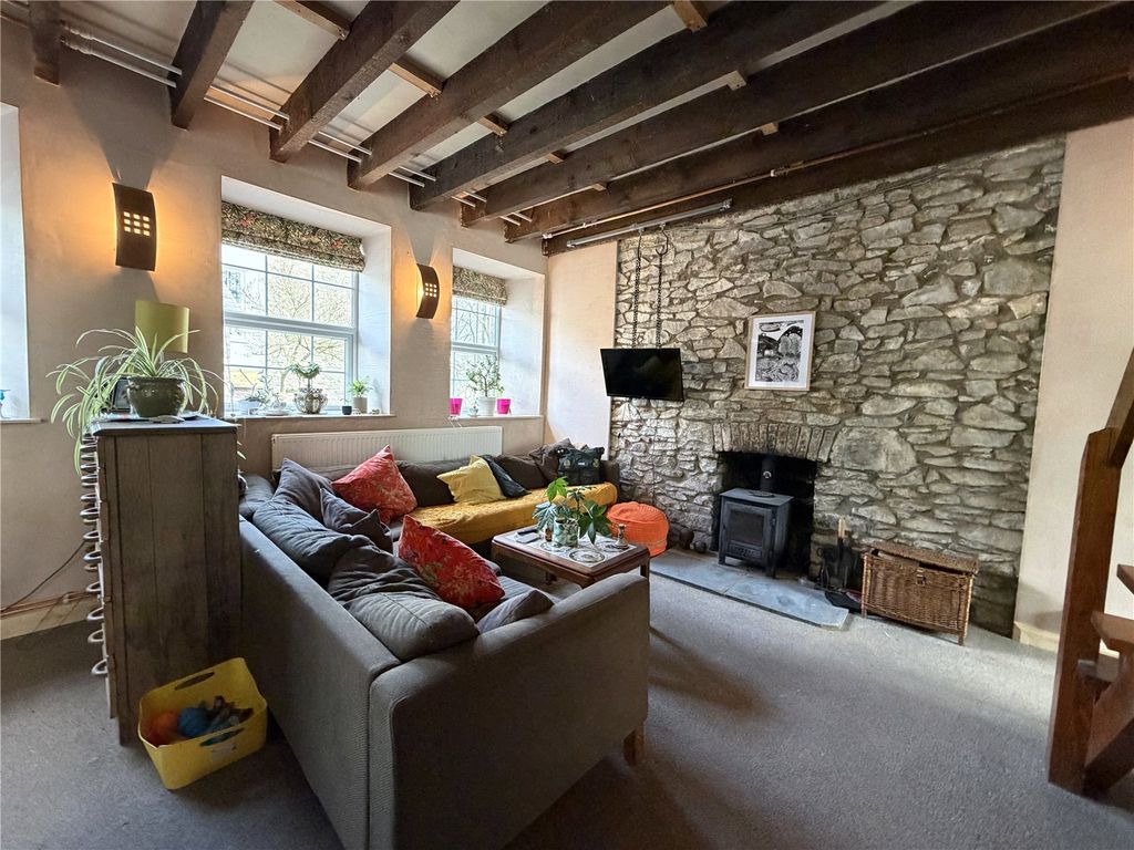 Property photo 3 of 24 Picture No. 04