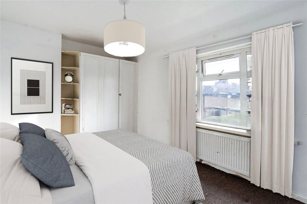 Property photo 2 of 24