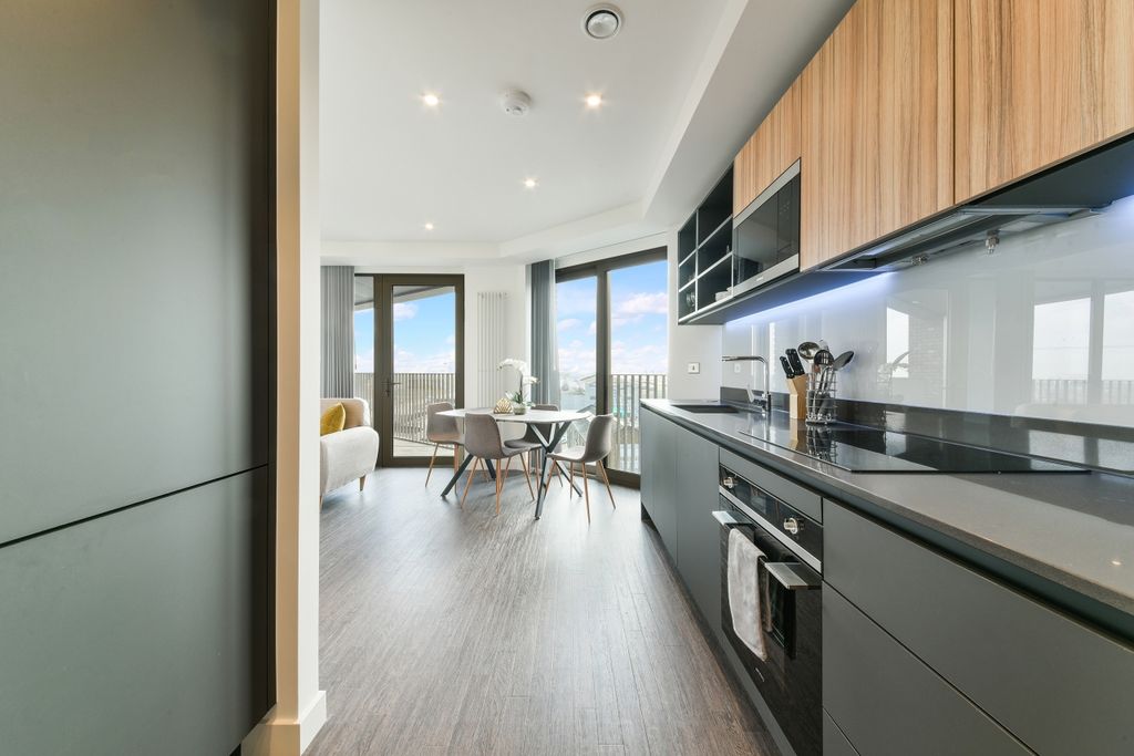 Property photo 3 of 10 Western Gateway, Roy