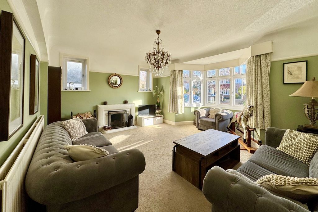 Property photo 2 of 26