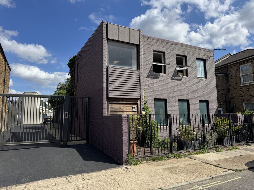 Property photo 1 of 7