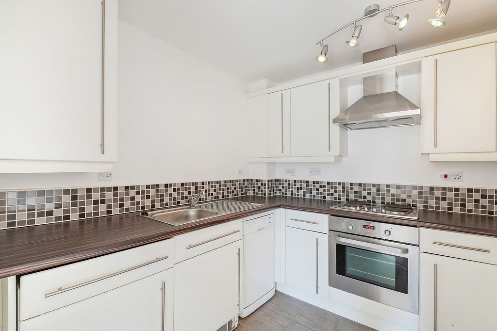 Property photo 2 of 14 Kitchen